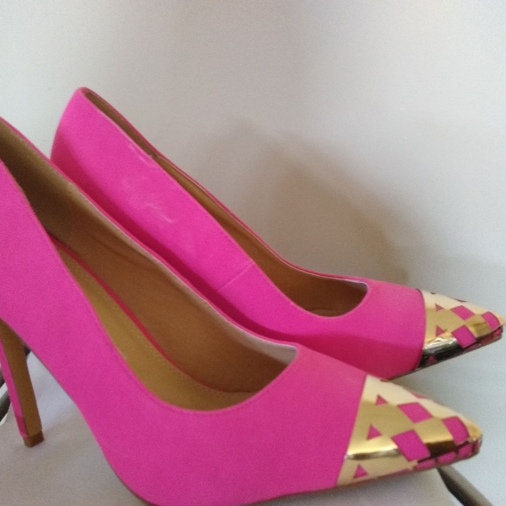 Hot Pink w/Gold Detail Heels - Never Worn